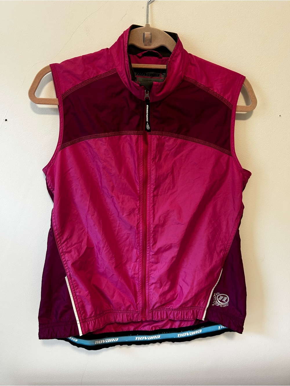 Novara Women's Fuchsia and Wine Cycling Vest